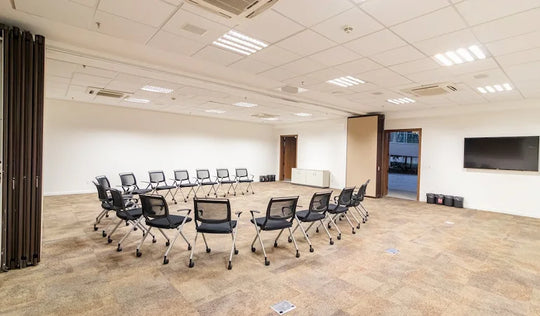 7 Cool Meeting Hall Interior Designs That You Can Copy