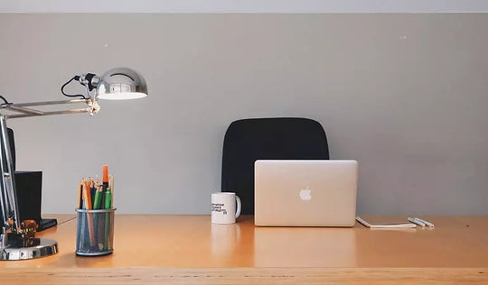 4 Functions of an Office Desk and How to Choose The Right One